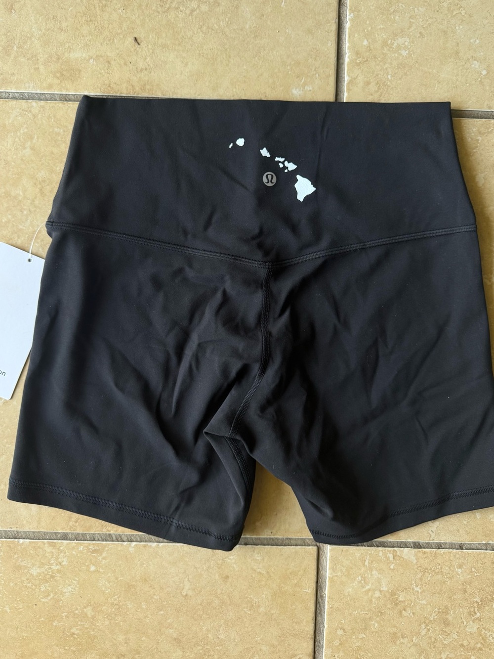 NWT Lululemon Black Hawaii Islands Hawaiian Edition Align HR Shorts 6” size 10